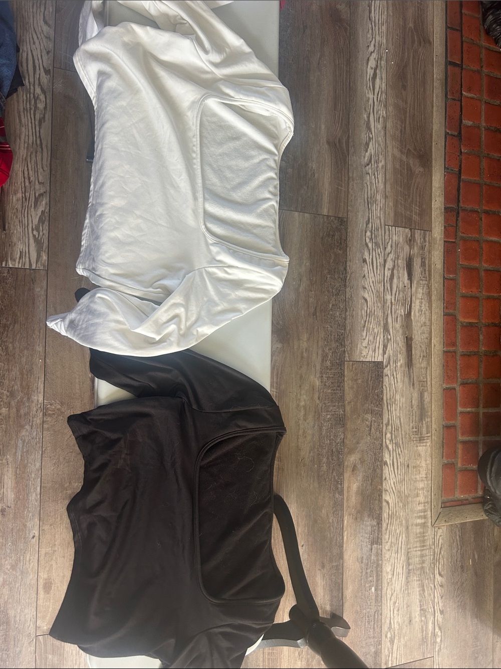 Women’s Scoop Neck Crop Top - White and Black